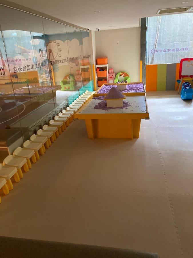 ลุค รอยัล รีสอร์ต Hotel นครเจียอี้ ภายนอก รูปภาพ The Children's Museum of Oakville