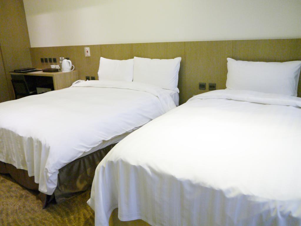 ลุค รอยัล รีสอร์ต Hotel นครเจียอี้ ภายนอก รูปภาพ A room at the hotel