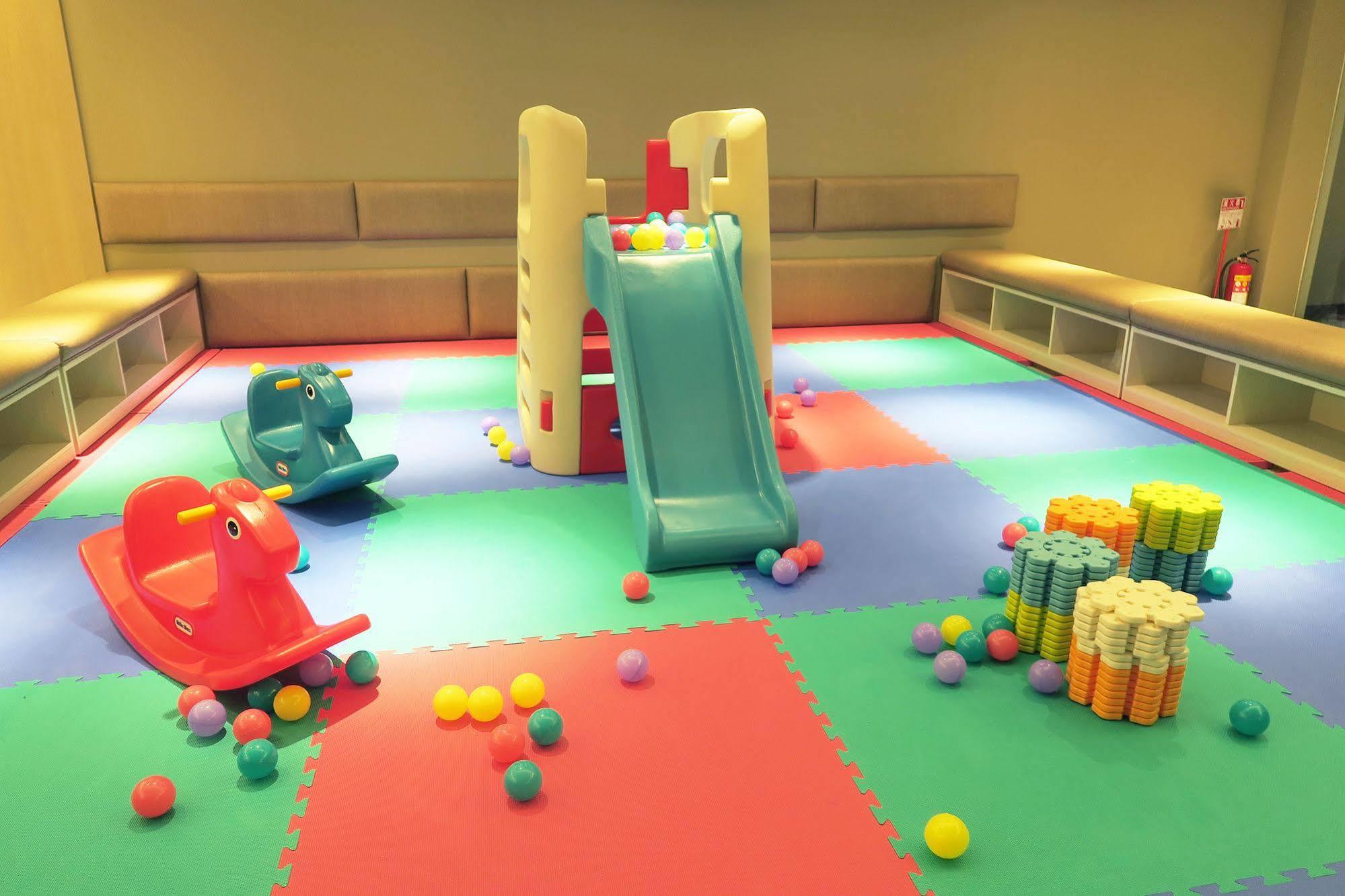ลุค รอยัล รีสอร์ต Hotel นครเจียอี้ ภายนอก รูปภาพ An indoor playground