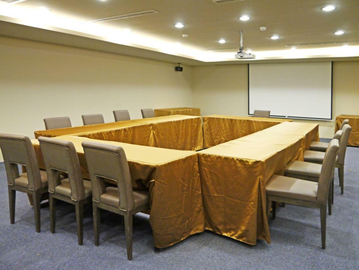 ลุค รอยัล รีสอร์ต Hotel นครเจียอี้ ภายนอก รูปภาพ A meeting room